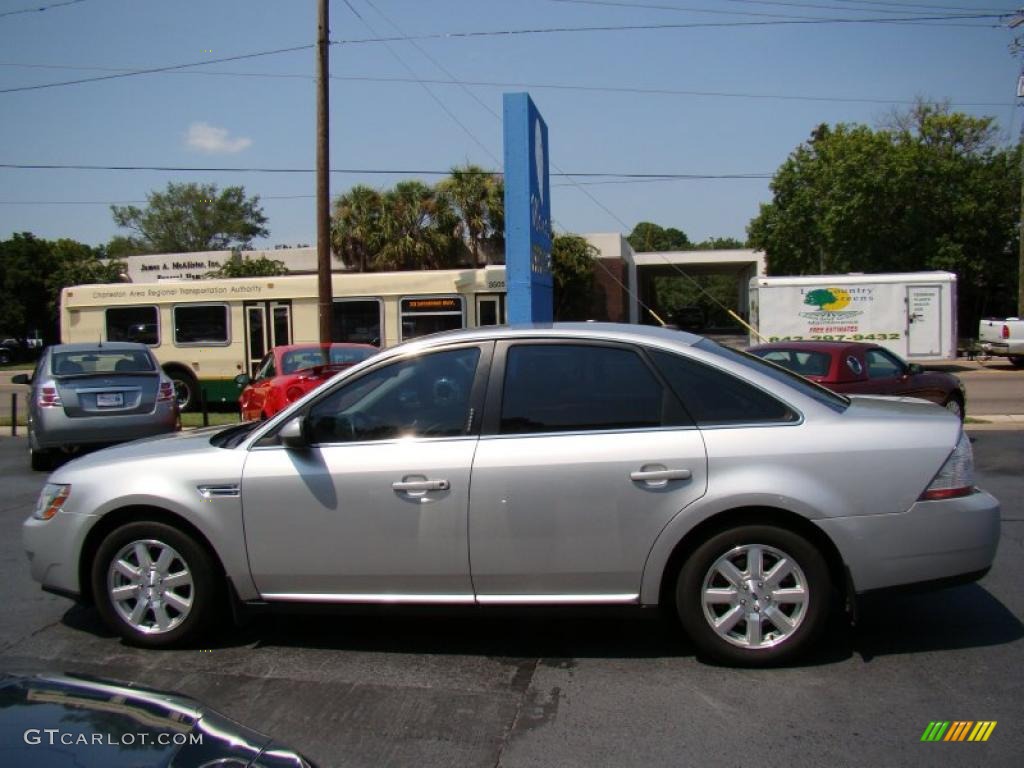 Brilliant Silver Metallic 2009 Ford Taurus SE Exterior Photo #52795276