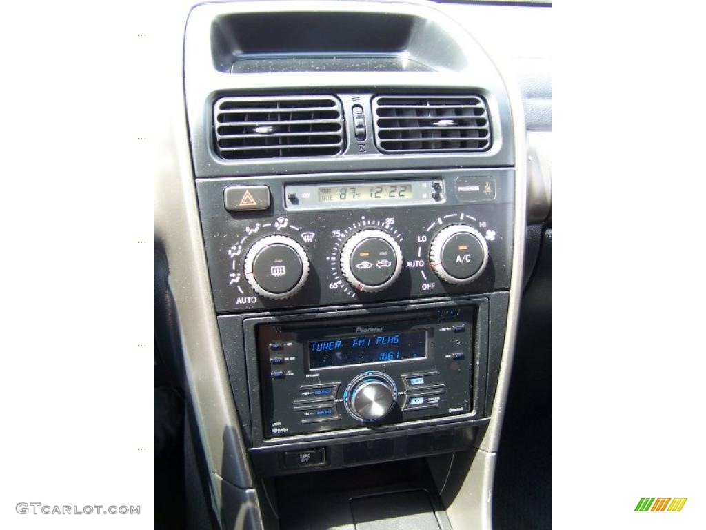 2001 Lexus IS 300 Controls Photos