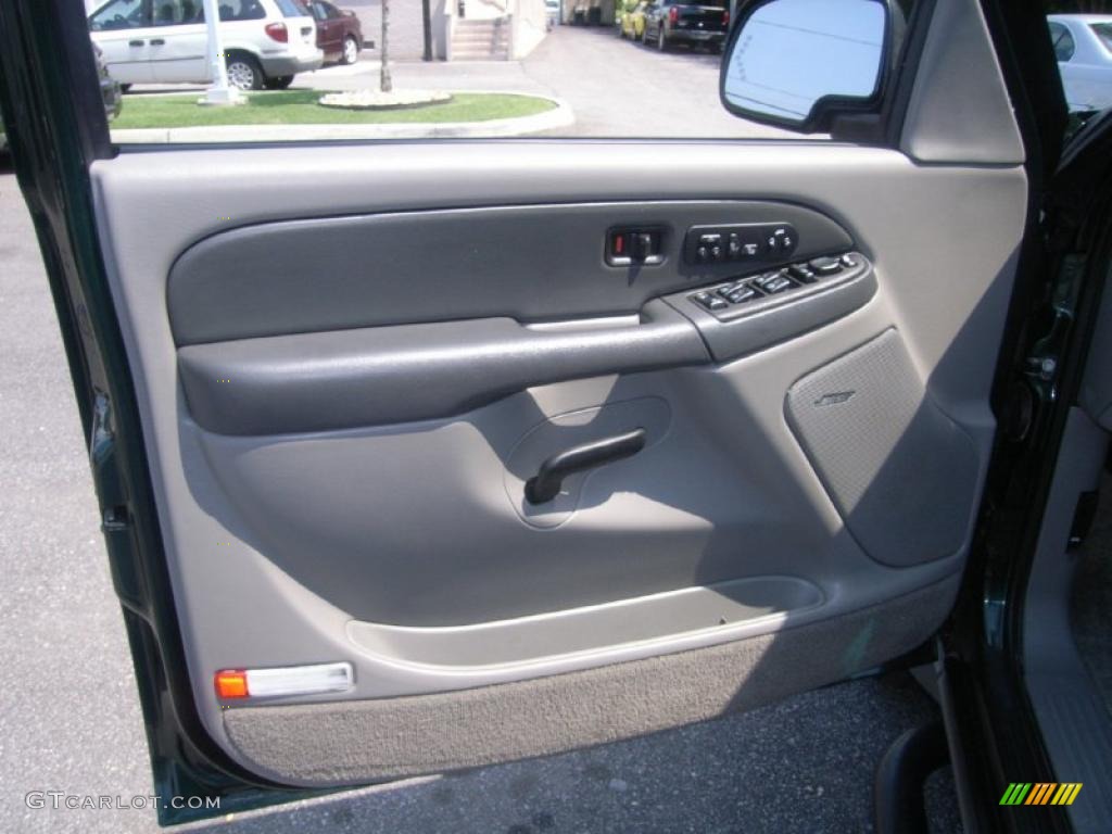 2003 Chevrolet Suburban 1500 Z71 4x4 Gray/Dark Charcoal Door Panel Photo #52802224