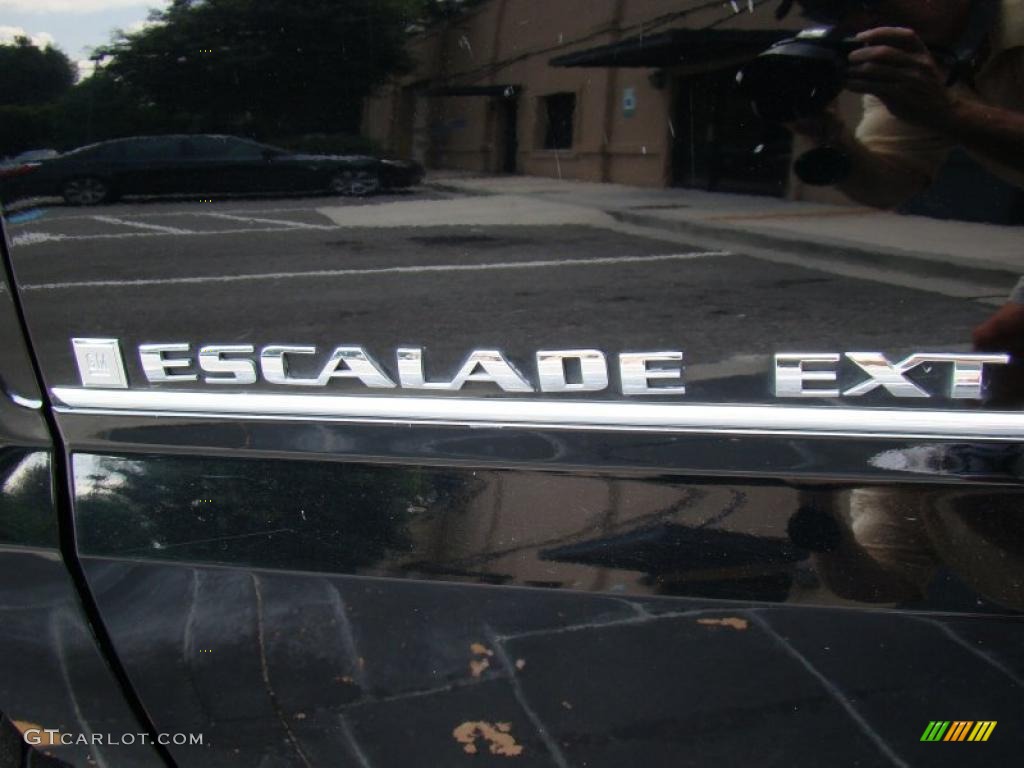 2002 Cadillac Escalade EXT AWD Marks and Logos Photo #52803752