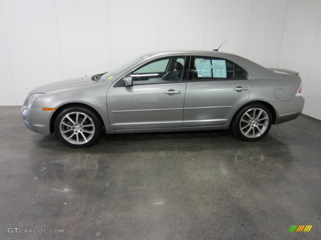 2008 Fusion SE V6 - Vapor Silver Metallic / Charcoal Black/Red photo #3