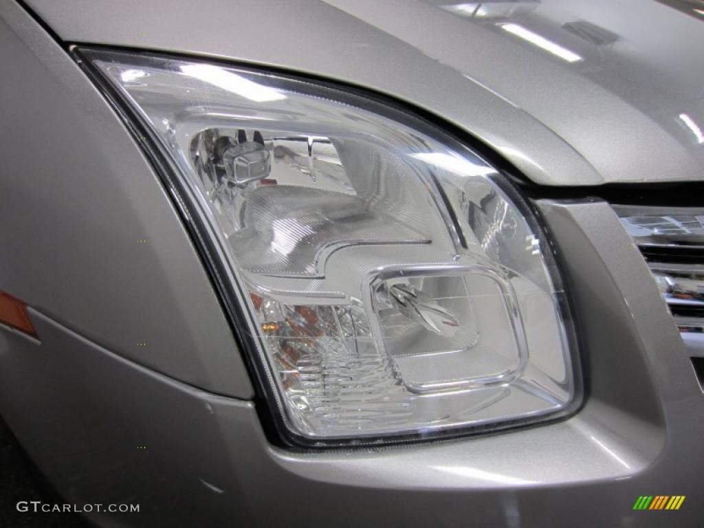 2008 Fusion SE V6 - Vapor Silver Metallic / Charcoal Black/Red photo #6