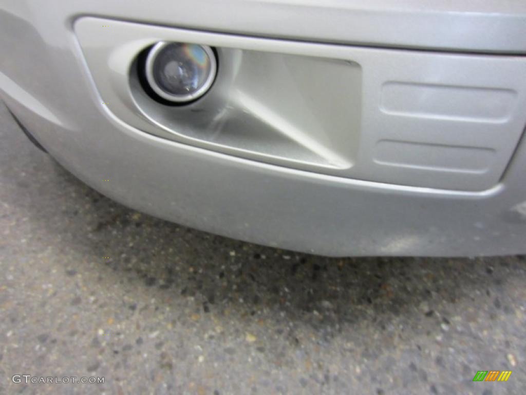 2008 Fusion SE V6 - Vapor Silver Metallic / Charcoal Black/Red photo #7