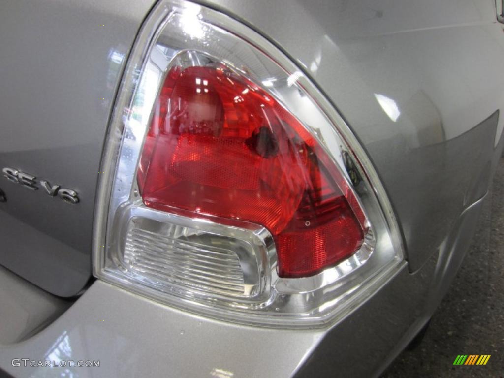 2008 Fusion SE V6 - Vapor Silver Metallic / Charcoal Black/Red photo #14