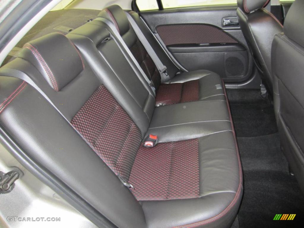 2008 Fusion SE V6 - Vapor Silver Metallic / Charcoal Black/Red photo #20