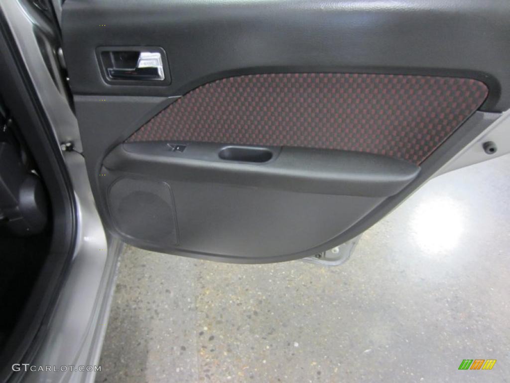 2008 Fusion SE V6 - Vapor Silver Metallic / Charcoal Black/Red photo #21
