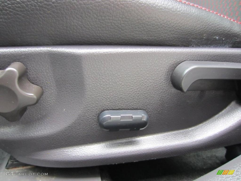 2008 Fusion SE V6 - Vapor Silver Metallic / Charcoal Black/Red photo #25