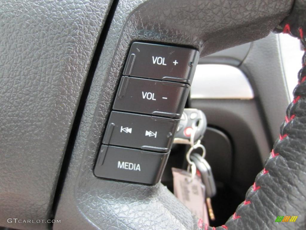 2008 Fusion SE V6 - Vapor Silver Metallic / Charcoal Black/Red photo #30
