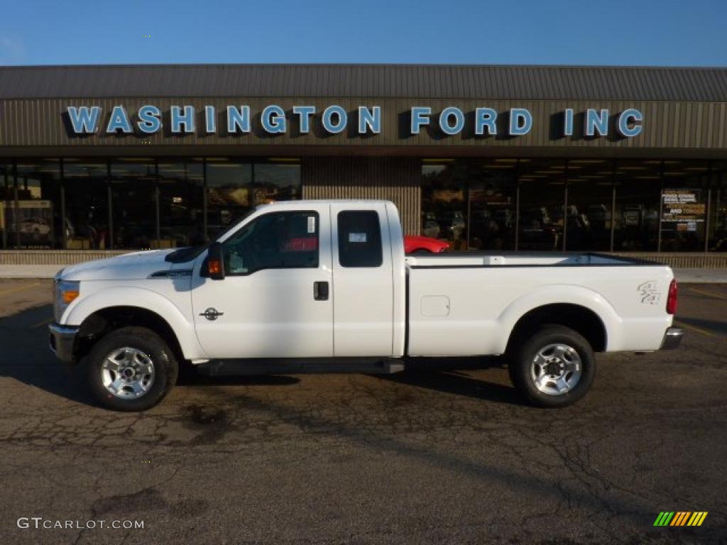 Oxford White Ford F250 Super Duty