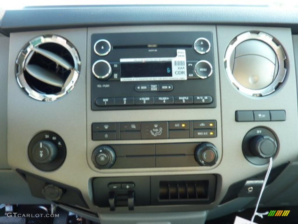 2012 Ford F250 Super Duty XLT Crew Cab 4x4 Controls Photo #52807860