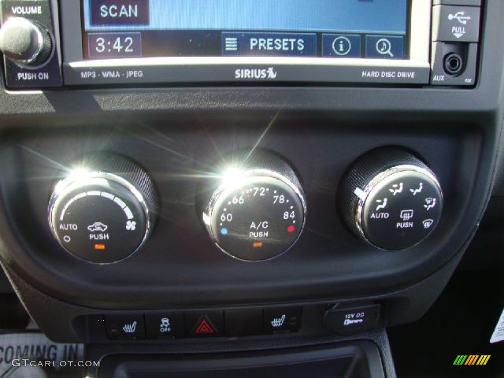 2011 Jeep Compass 2.4 Limited Controls Photo #52811335