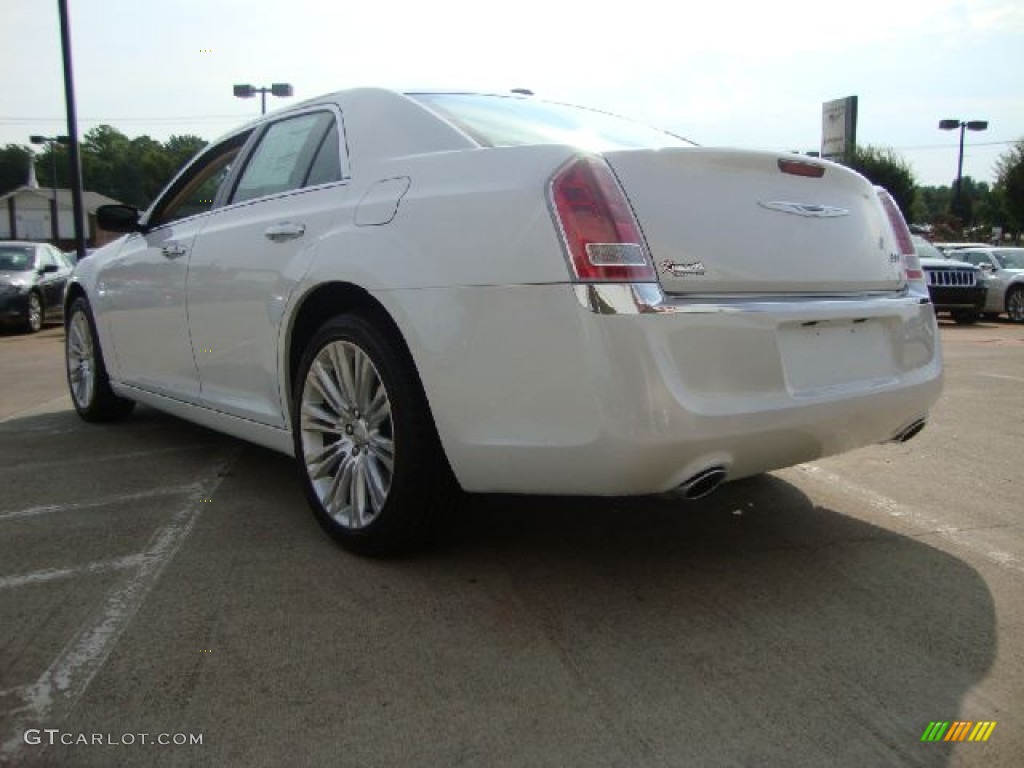 2011 300 Limited - Ivory Tri-Coat Pearl / Black/Light Frost Beige photo #5