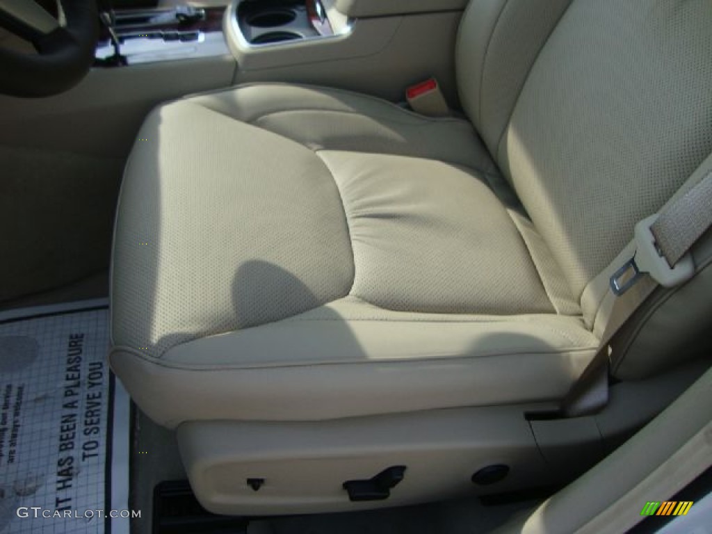 2011 300 Limited - Ivory Tri-Coat Pearl / Black/Light Frost Beige photo #10