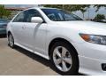 Super White - Camry SE Photo No. 6