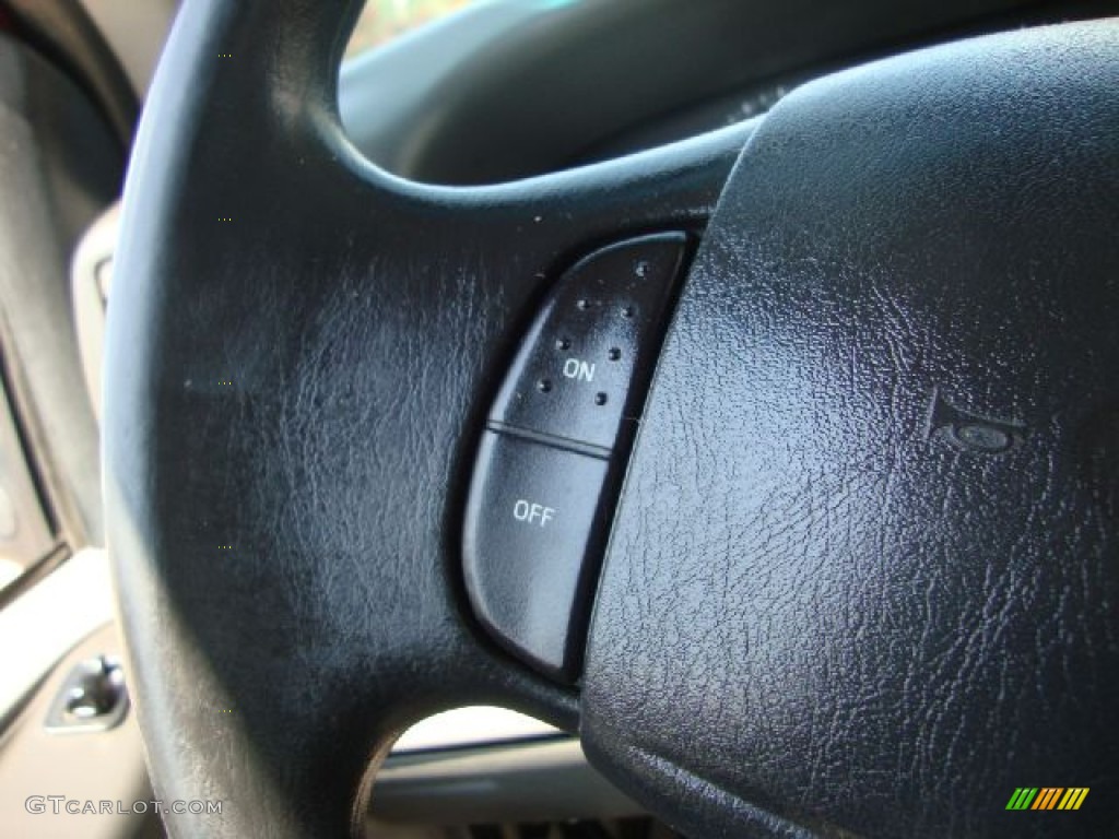 2004 F250 Super Duty XLT SuperCab 4x4 - Red / Medium Flint photo #28