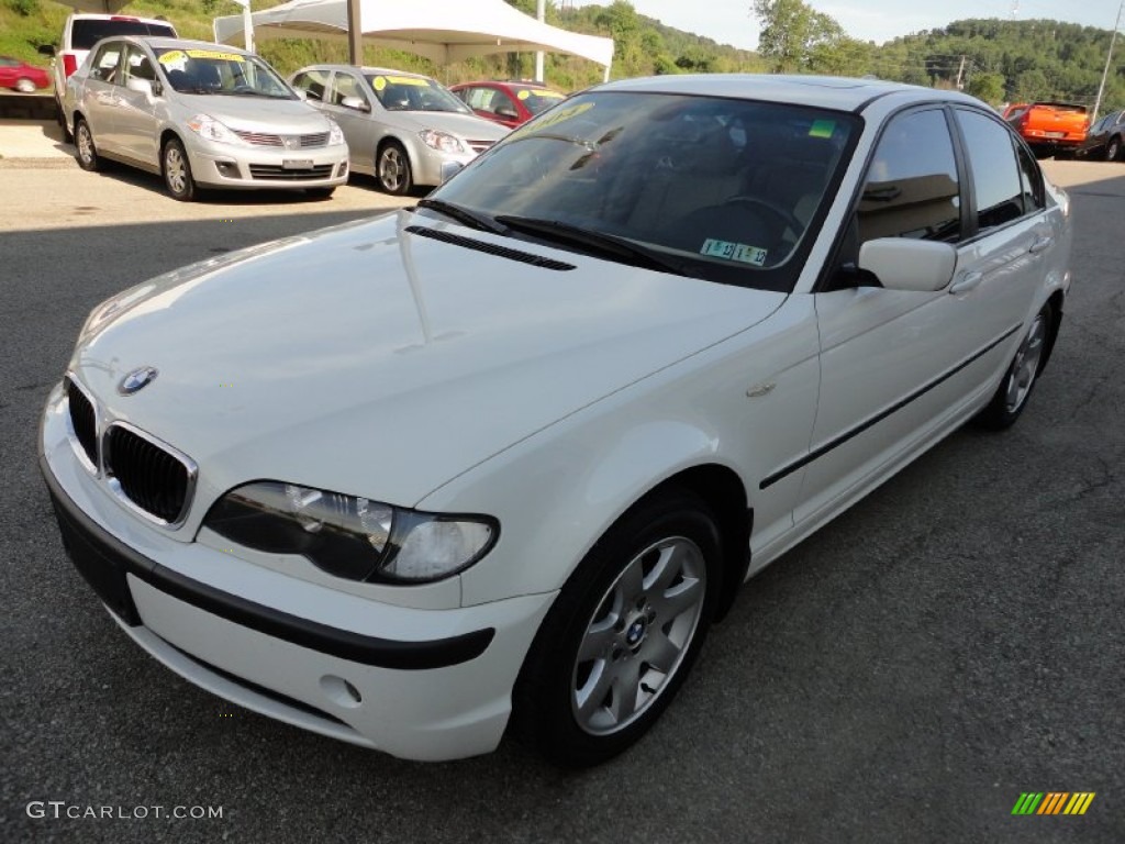 2004 3 Series 325i Sedan - Alpine White / Sand photo #4