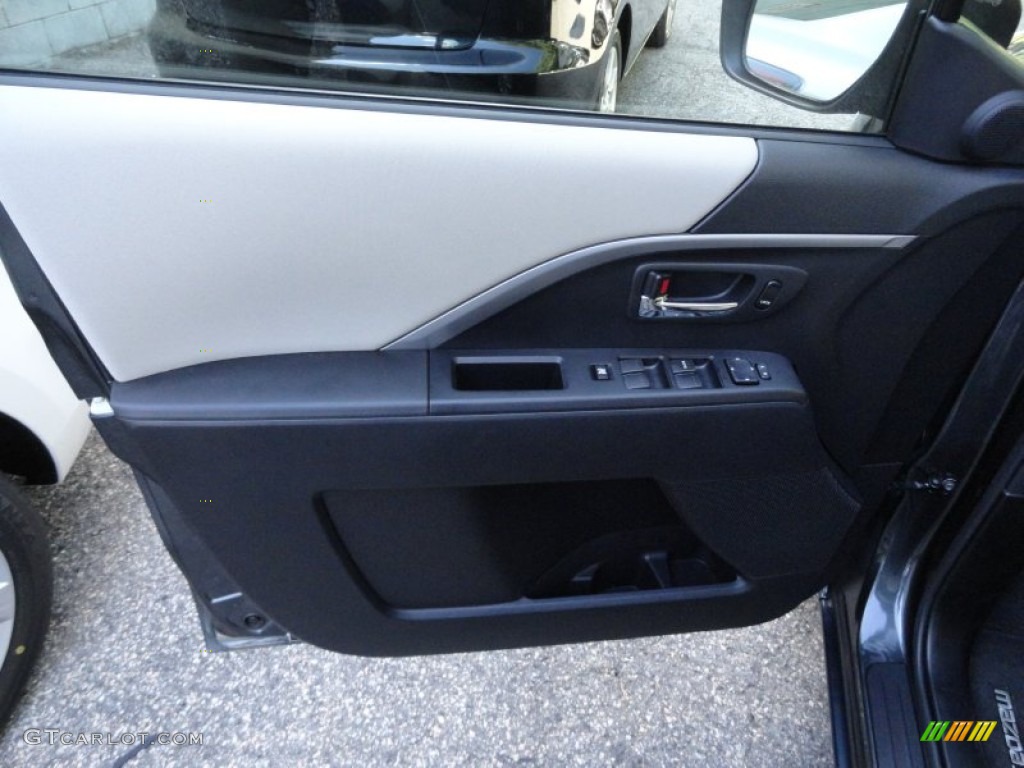 2012 Mazda MAZDA5 Sport Door Panel Photos