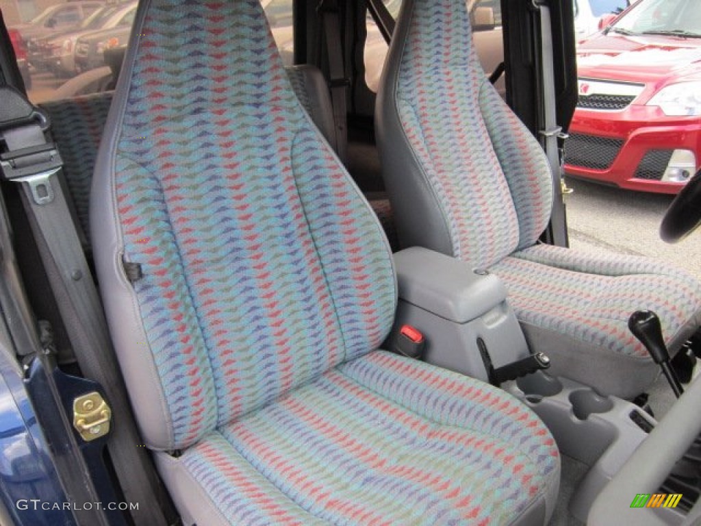 Gray Interior 1997 Jeep Wrangler SE 4x4 Photo #52825265