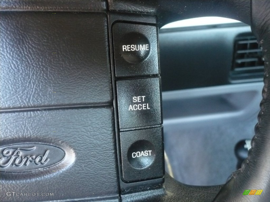 1995 Ford F150 XLT Regular Cab 4x4 Controls Photo #52825922