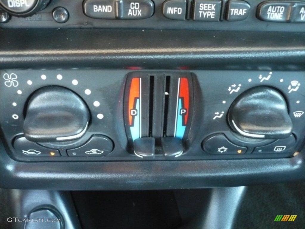 2004 Chevrolet Monte Carlo Supercharged SS Controls Photo #52826933