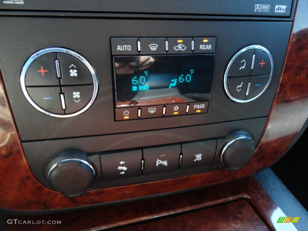 2009 Chevrolet Suburban LTZ Controls Photo #52829795