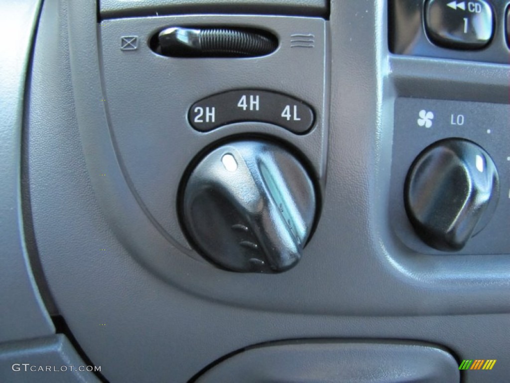 2003 Ford F150 XLT SuperCab 4x4 Controls Photo #52830902