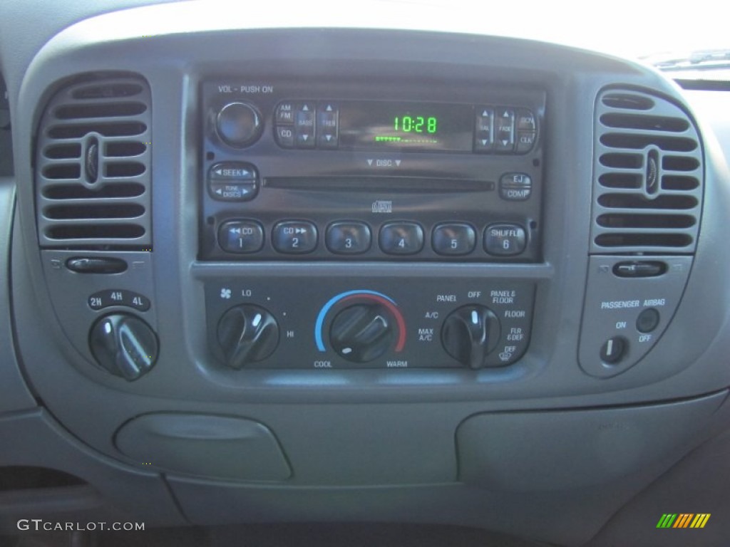 2003 Ford F150 XLT SuperCab 4x4 Audio System Photo #52830947