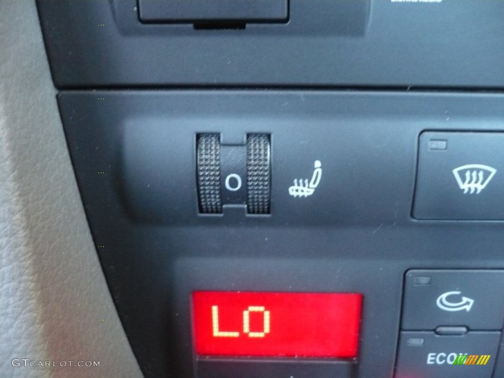 2002 Audi A6 2.7T quattro Sedan Controls Photo #52831103