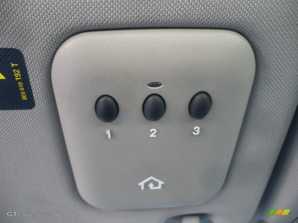 2002 Audi A6 2.7T quattro Sedan Controls Photo #52831118
