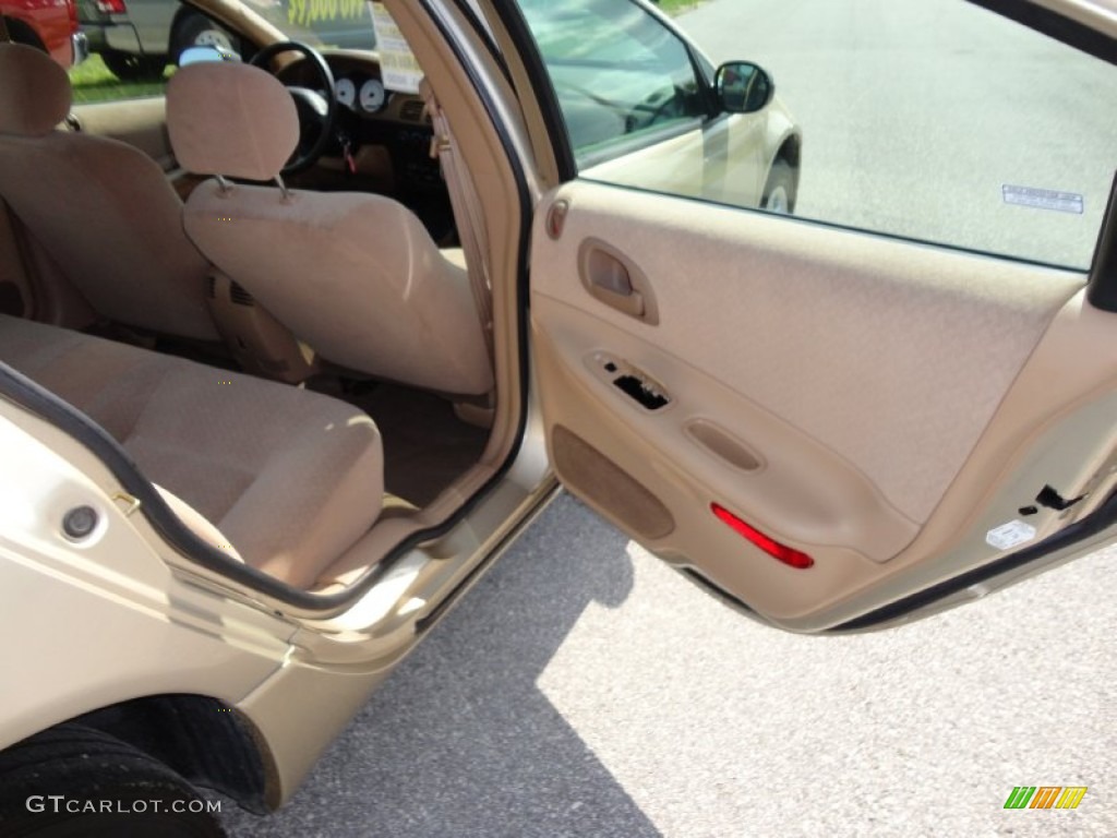 2000 Intrepid  - Champagne Pearl Metallic / Camel Tan photo #13