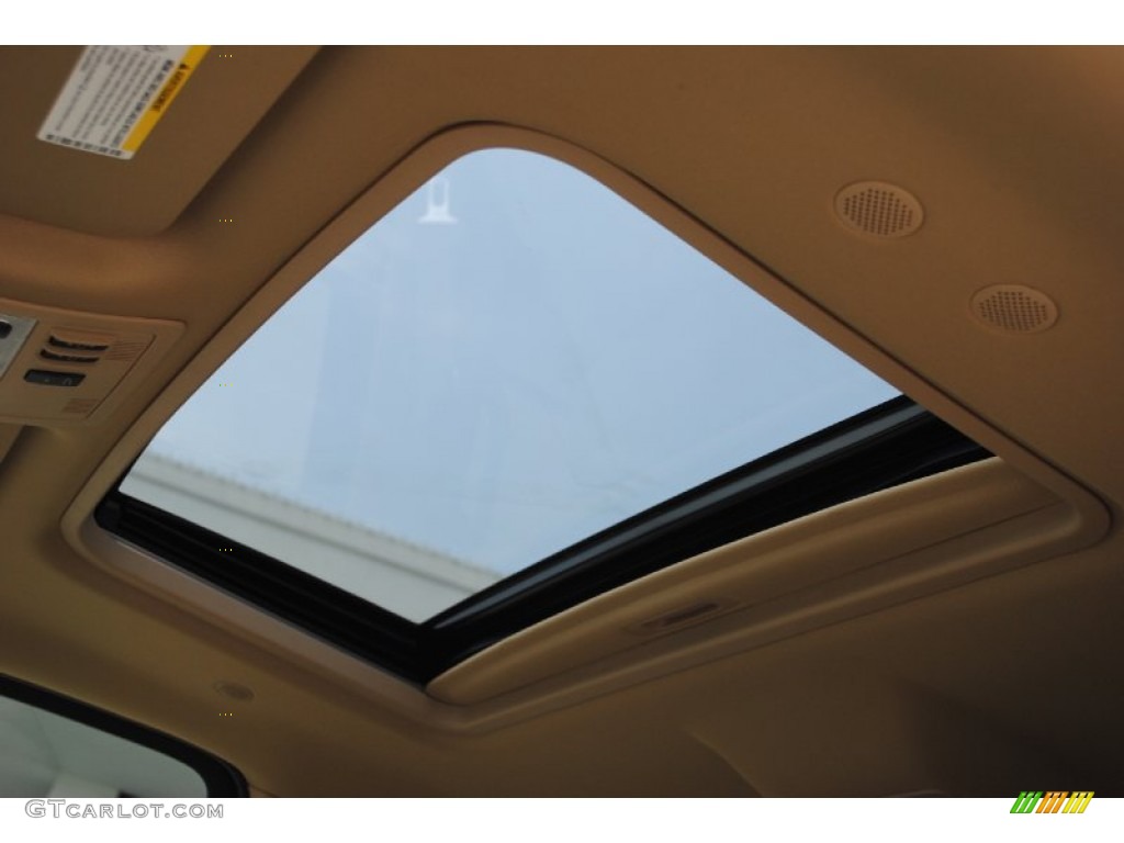2011 Cadillac Escalade Standard Escalade Model Sunroof Photo #52834173