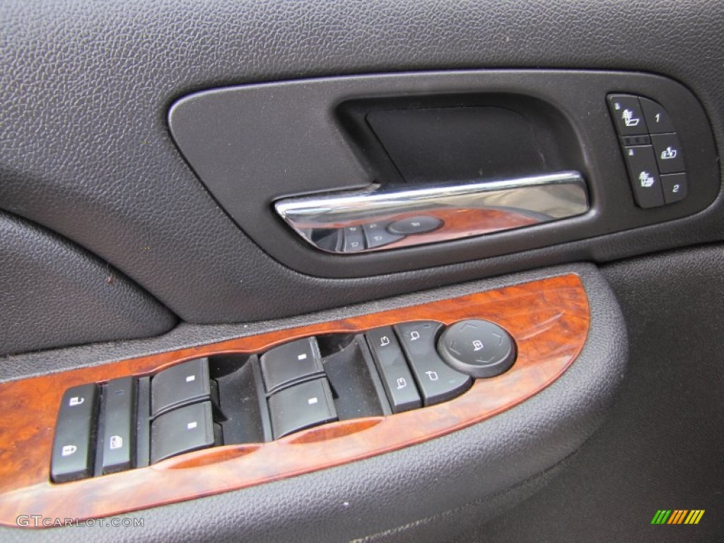 2008 Chevrolet Tahoe LTZ 4x4 Controls Photo #52835004