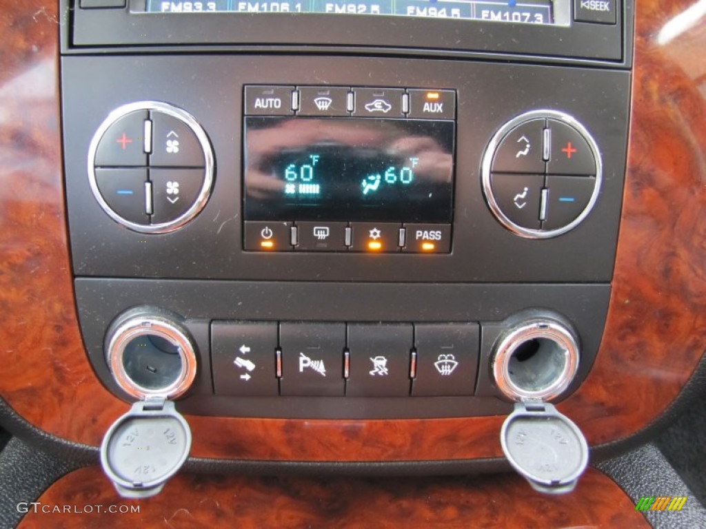 2008 Chevrolet Tahoe LTZ 4x4 Controls Photo #52835082