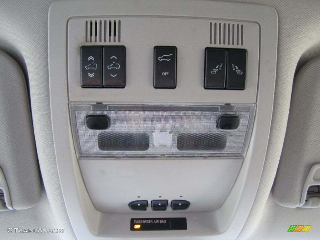 2008 Chevrolet Tahoe LTZ 4x4 Controls Photo #52835139