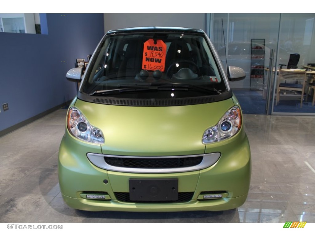 2011 fortwo passion coupe - Green Matte / Black Leather photo #2