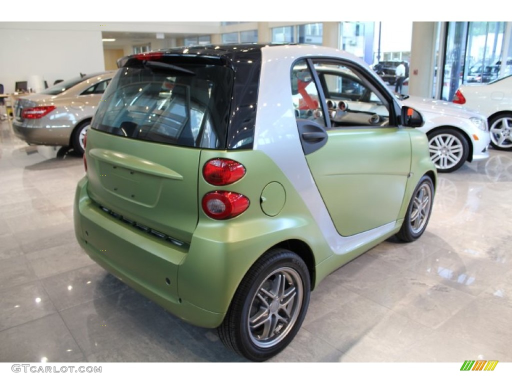 2011 fortwo passion coupe - Green Matte / Black Leather photo #6