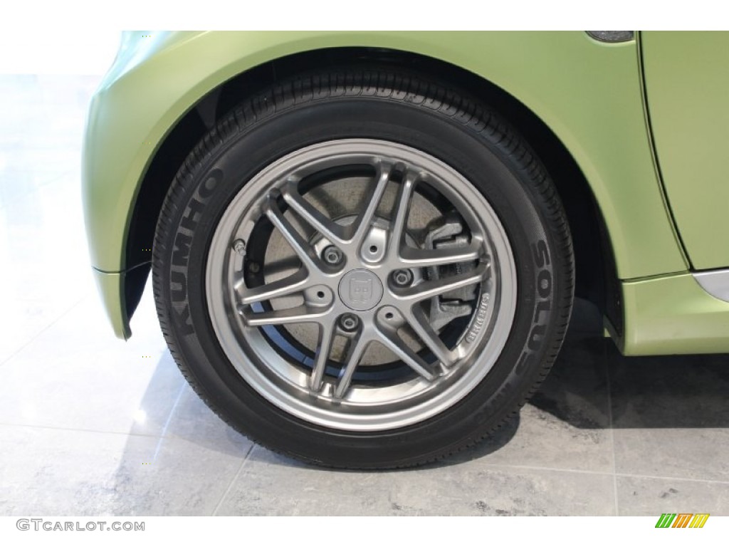 2011 Smart fortwo passion coupe Wheel Photo #52835736