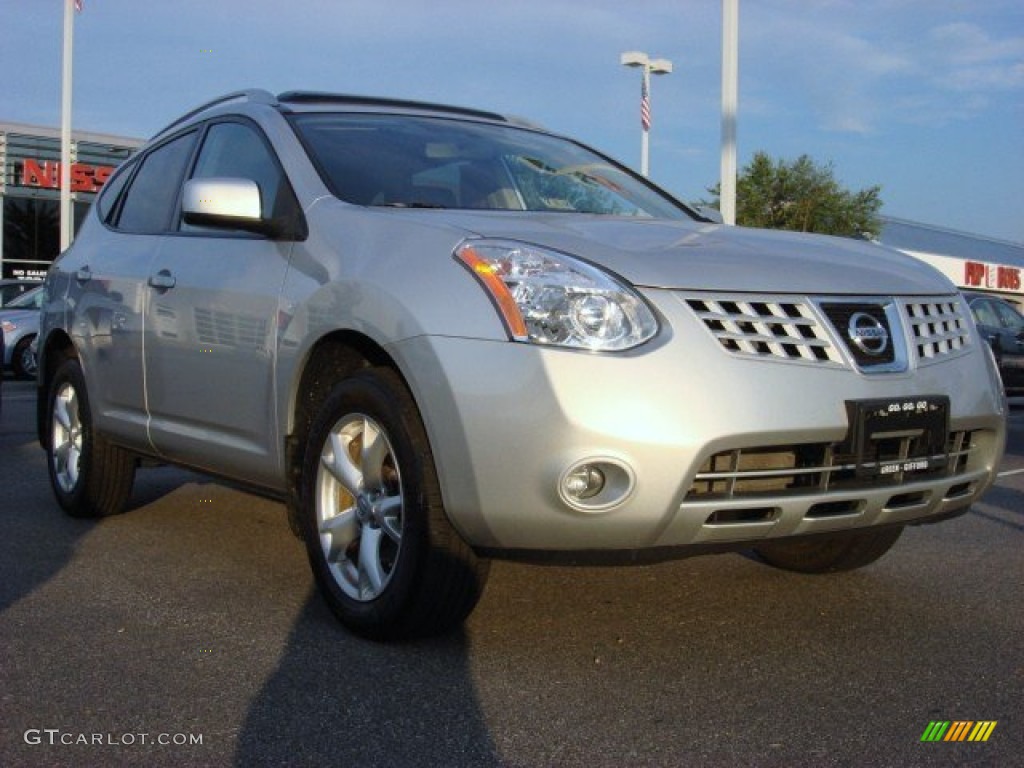 Silver Ice Metallic Nissan Rogue