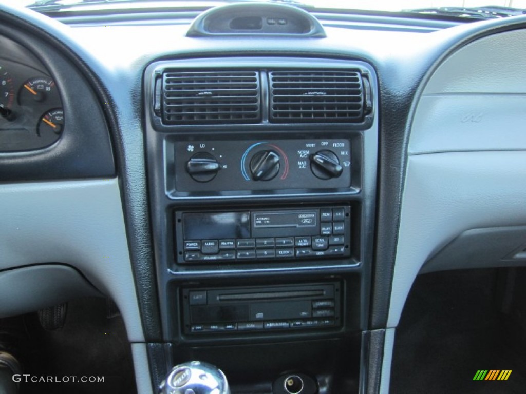1997 Ford Mustang GT Coupe Controls Photo #52837653