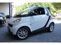 Crystal White - fortwo passion cabriolet Photo No. 1