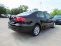 Black - Jetta SE Sedan Photo No. 2