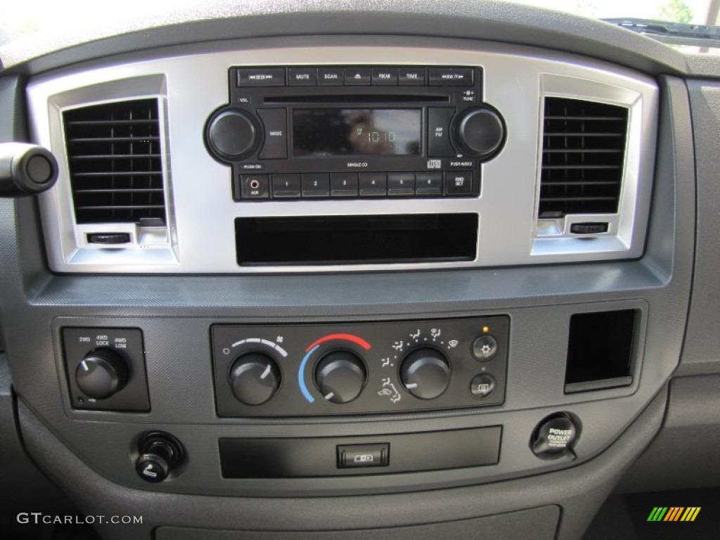 2008 Dodge Ram 1500 SLT Quad Cab 4x4 Controls Photo #52840671