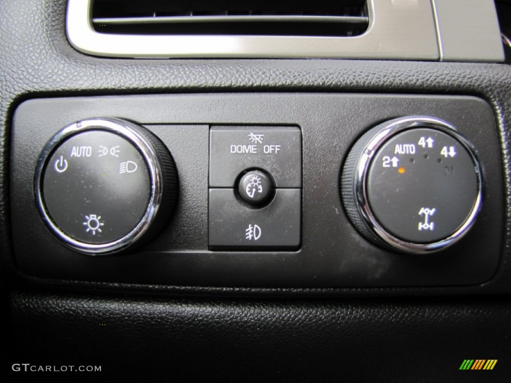 2010 Suburban LS 4x4 - Sheer Silver Metallic / Ebony photo #10