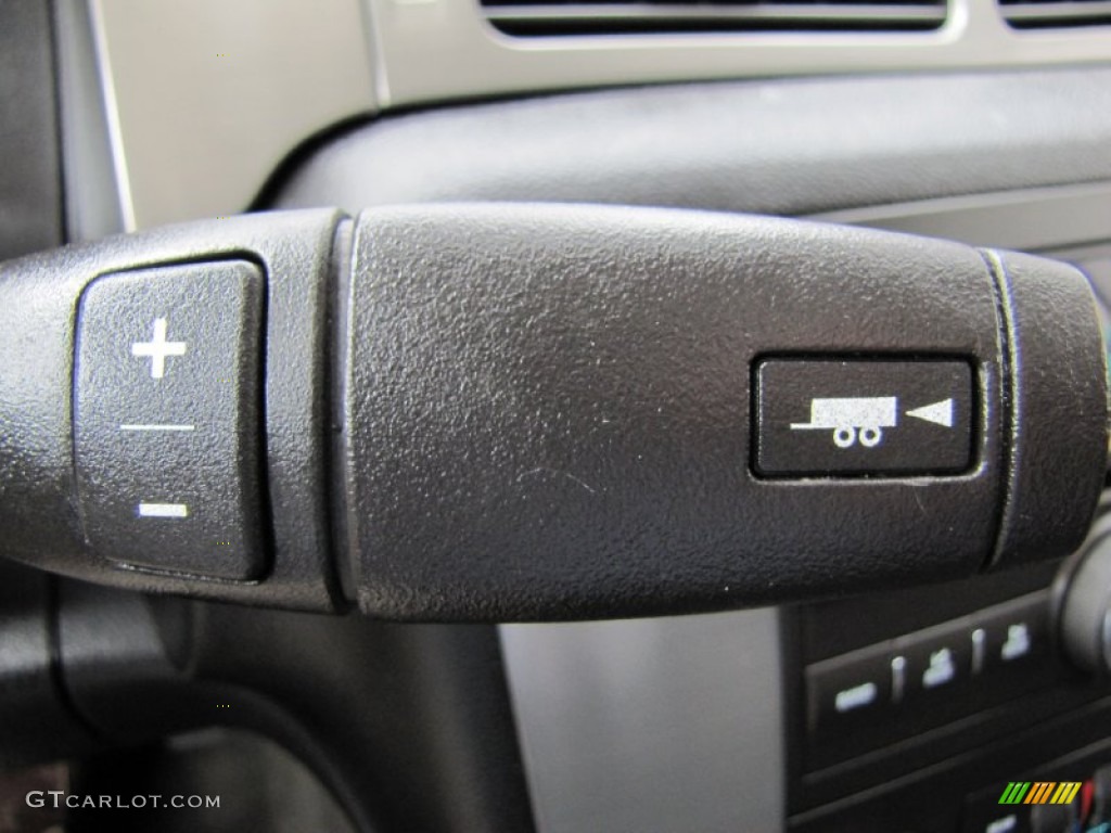 2010 Suburban LS 4x4 - Sheer Silver Metallic / Ebony photo #11