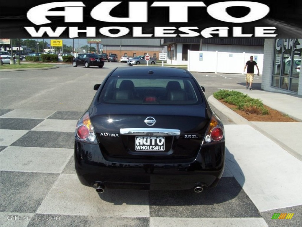 2011 Altima 2.5 SL - Super Black / Charcoal photo #3