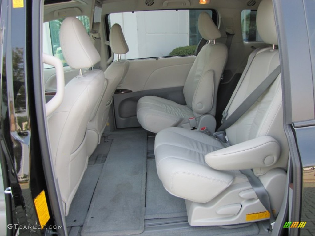 2011 Sienna XLE - Black / Light Gray photo #13