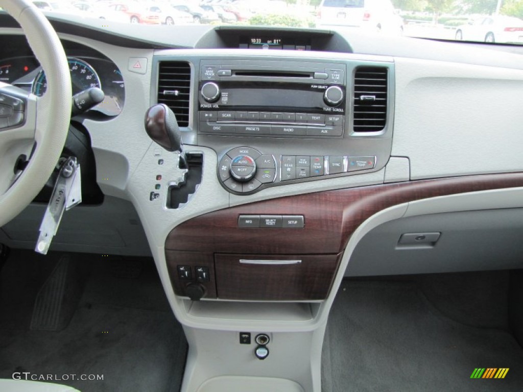 2011 Sienna XLE - Black / Light Gray photo #22