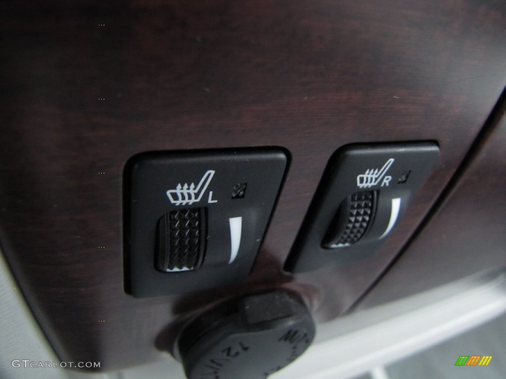 2011 Sienna XLE - Black / Light Gray photo #28
