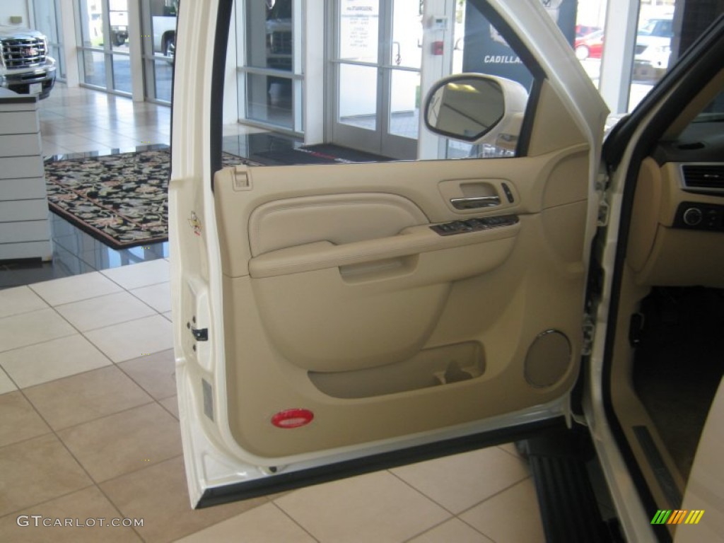 2011 Cadillac Escalade Premium Door Panel Photos