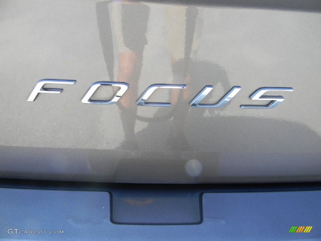 2010 Focus SEL Sedan - Sterling Grey Metallic / Charcoal Black photo #8